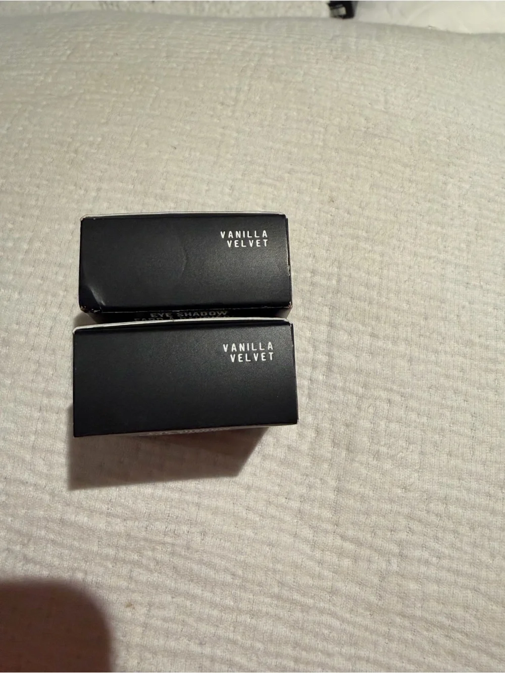 NWT Lot of 2 Discontinued MAC Cosmetics VANILLA VELVET Neutral Beige Eye Shadow - Picture 2 of 2